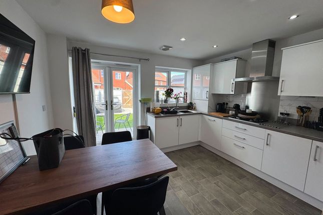 28, Caradon Way, Rugby photo 4