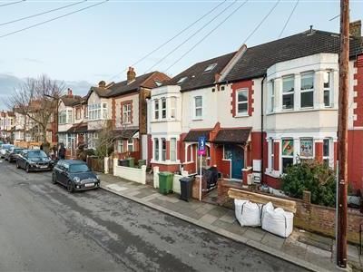27a, Arragon Gardens, London photo 4