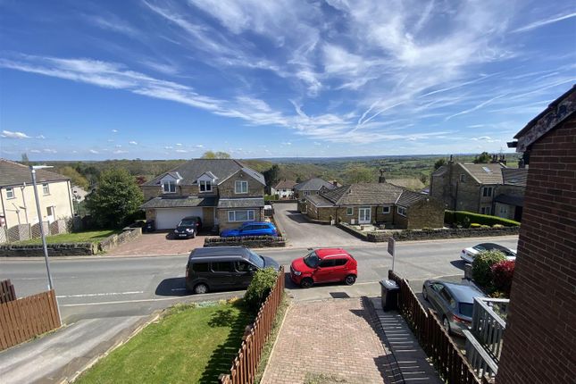 Terraced house to rent in Hough, Northowram, Halifax
