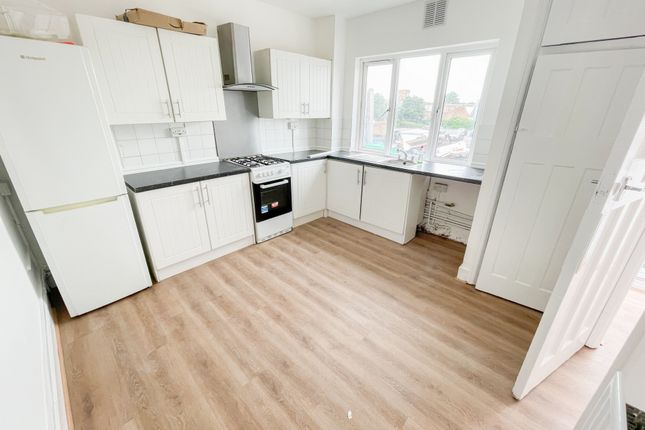 Thumbnail Duplex to rent in High Street, Ponders End