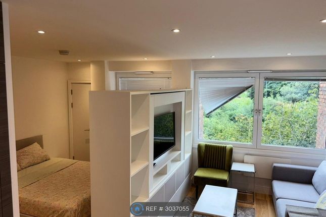 Flat, Riverdale House Molesworth St, London photo 3