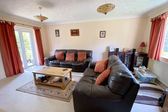 1, Milton Close, Exmouth photo 2