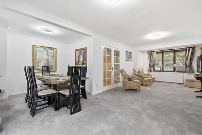 76, Willow Green, Brentwood photo 2