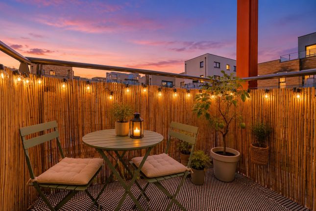 Apartment 19, Park View Court, London photo 4