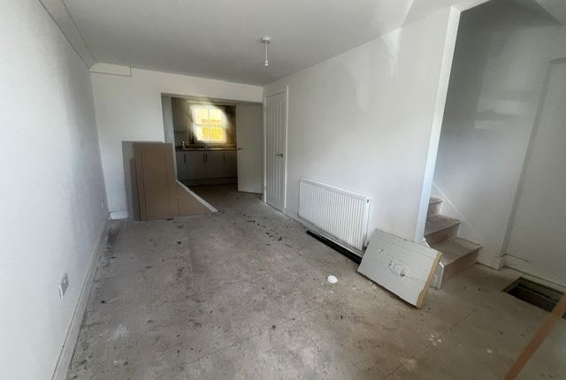 Former Queens Head Public House, 35, Front Street, BISHOP AUCKLAND photo 3