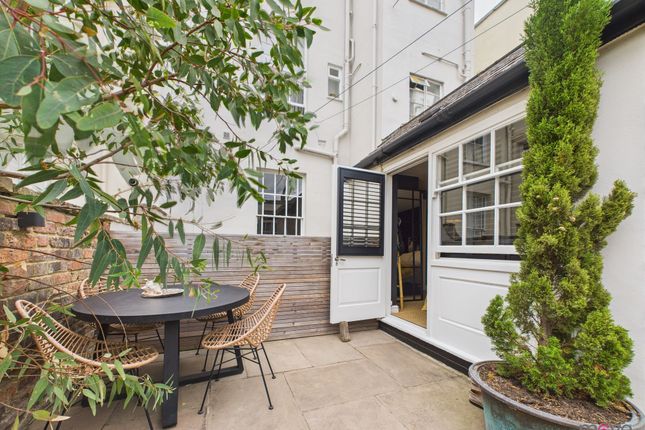 Flat 2, 1 Clarence Square, Cheltenham photo 4
