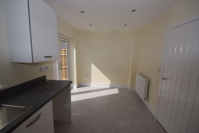 11, Hornbeam Way, Burton-On-Trent photo 3