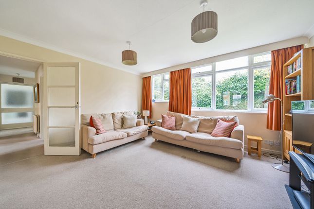 Flat for sale in Woking, Surrey