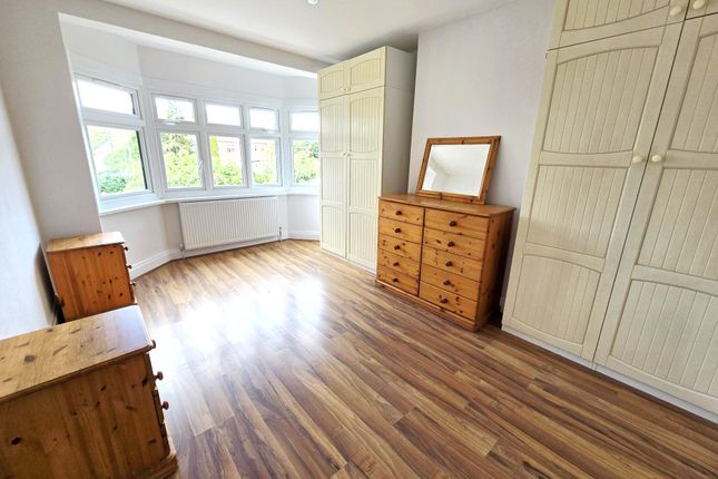 16B, Chase Way, LONDON photo 4