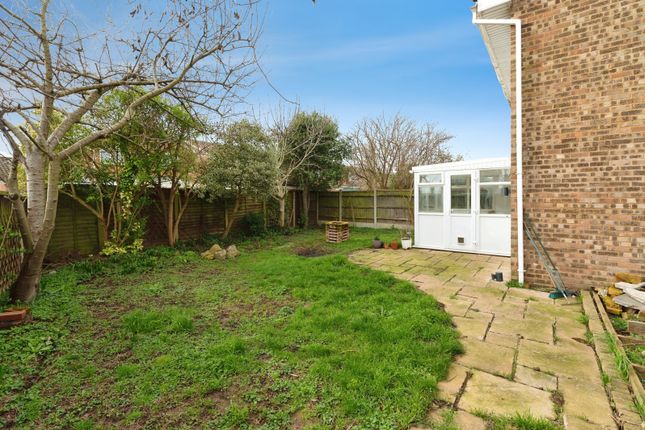 1, Estuary Gardens, Southend-on-Sea photo 2