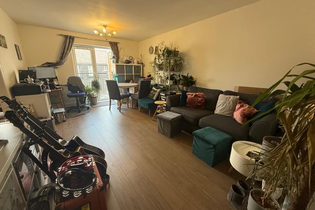 Flat 86, Masters House, Coxhill Way, Aylesbury photo 3