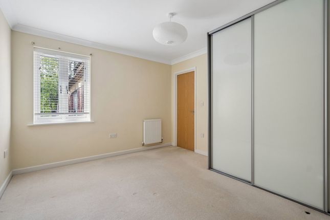 Gray Court, 73,12a, Marsh Road, Pinner photo 4