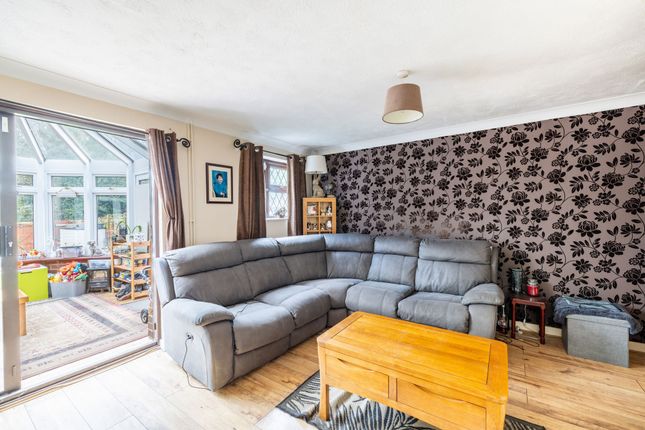 3A Harrow Road, Warlingham photo 4