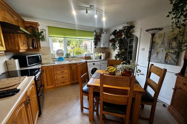 24, First Avenue, Waterlooville photo 5