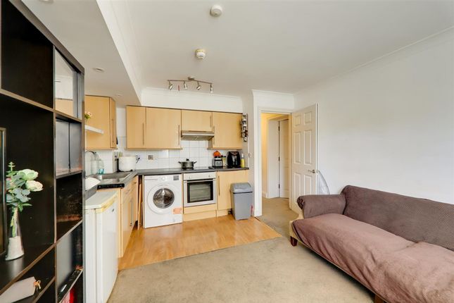 Flat 4, 1 Winchester Road, Worthing photo 4