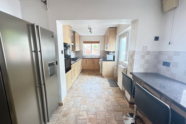 173, Austin Road, Luton photo 5
