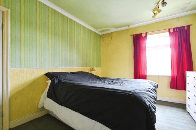 748, Marfleet Lane, Hull photo 4