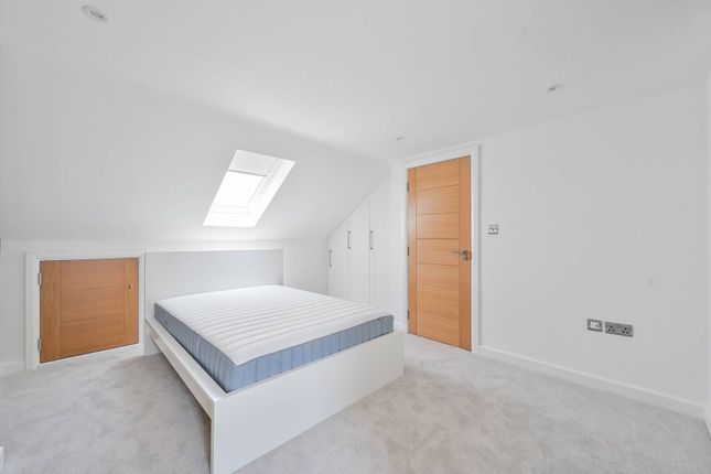 Thumbnail Flat to rent in Devonshire Road, Tooting, London