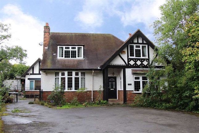 Thumbnail Detached house for sale in Manthorpe Road, Grantham