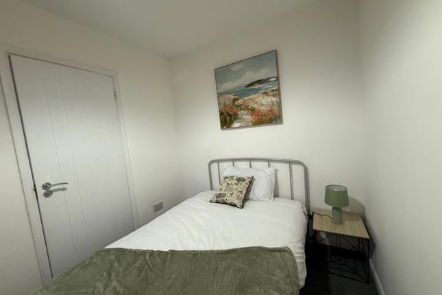 19, Dawes Street, Gillingham photo 4