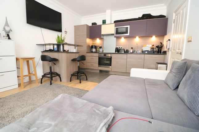 Flat 3 Lysander Court, 111 - 113, High Street, Dorking photo 3