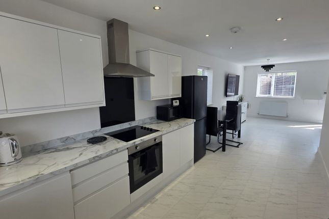 66, George Street, Heywood photo 4