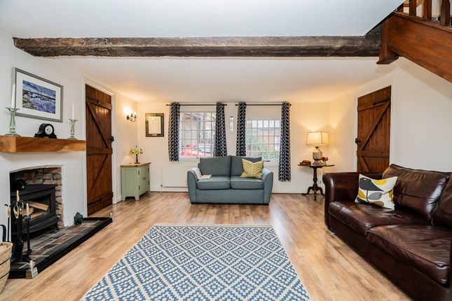 1, Rawlings Court, Woburn MK17 photo 4