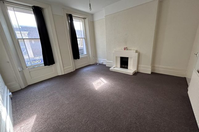 Thumbnail Studio to rent in High Street, Gravesend