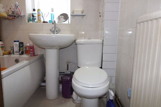 19, Connaught Road, Luton photo 4