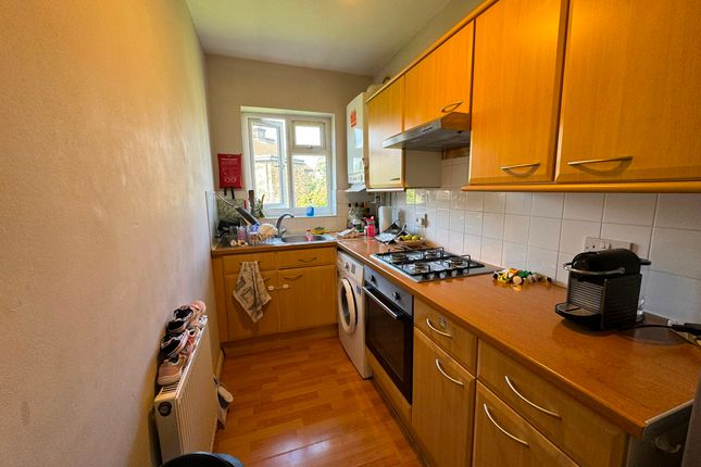Thumbnail Flat to rent in Grosvenor Rise East, London