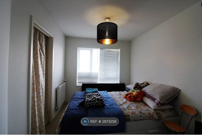 Featherstone Court, Featherstone Road, Southall photo 5