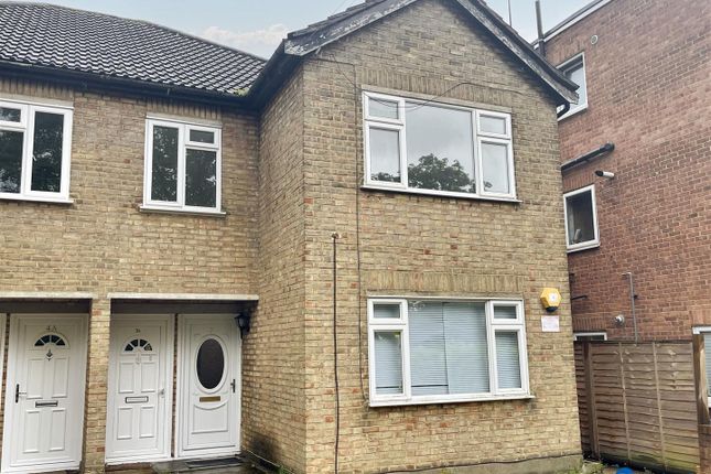 Flat to rent in Madeira Grove, Woodford Green