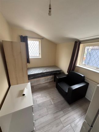 25, South Road, London photo 3