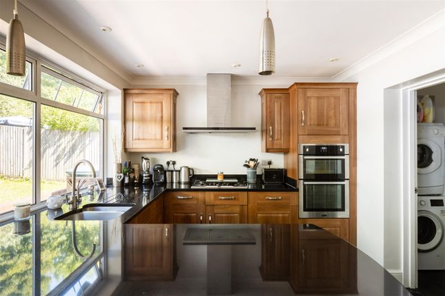 219, London Road North, Redhill photo 3