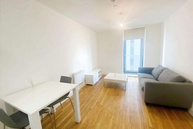 Apartment 1409, Michigan Point Tower B, 11 Michigan Avenue photo 5