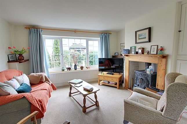 8, Alexandra Road, Kings Langley photo 2