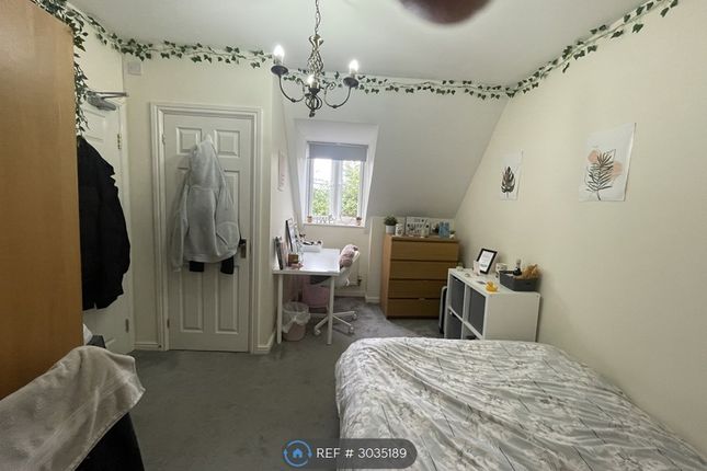 Finbracks, Stevenage photo 4