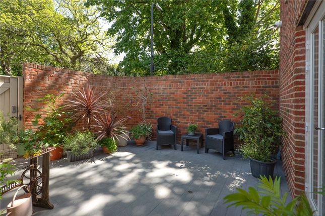 1 St. Thomas Place,, Old Ruttington Lane, Kent photo 3