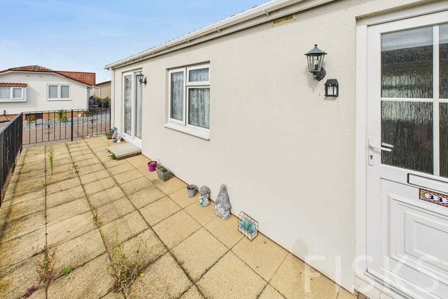 R333, Kings, Canvey Island photo 2