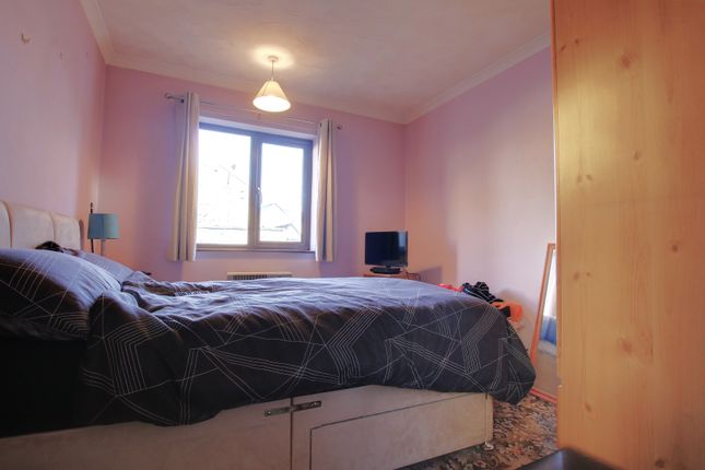 Flat 2 Hereward Court, Railway Lane, Chatteris photo 4
