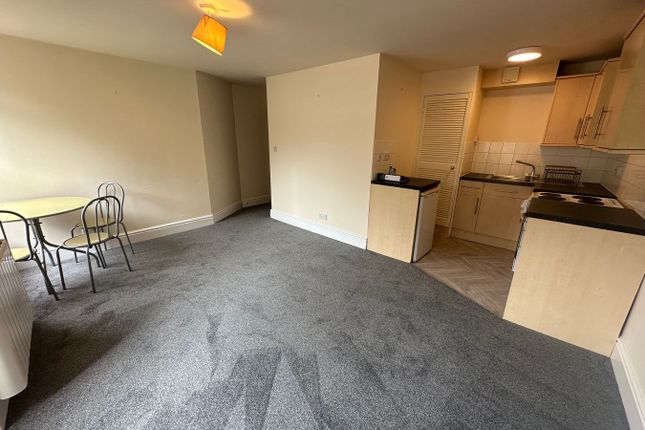Flat 4, 52, Church Lane, Brecon photo 3