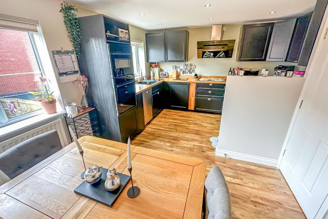 3, Stirling Close, Corby photo 3