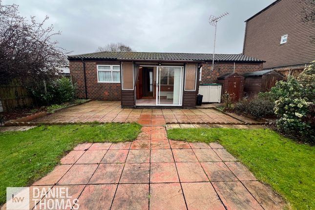14, Margaret Close, Waltham Abbey photo 2