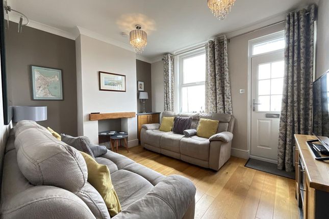 4 Overton Terrace, Scarborough photo 3