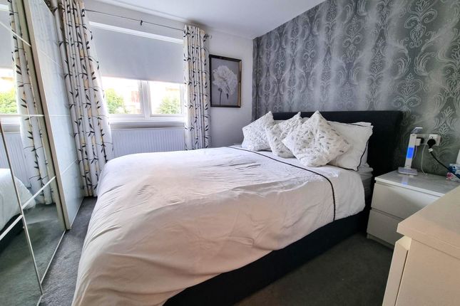 Flat 36, Glan Y Mor Y Rhodfa, Barry photo 4