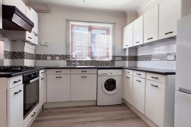 3 Furzedown Mews, Southampton photo 4