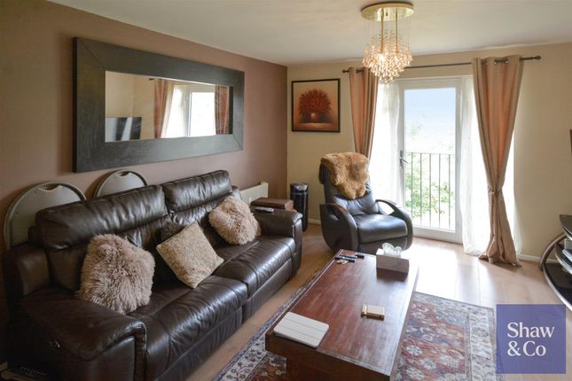 117, Burket Close, Southall photo 3