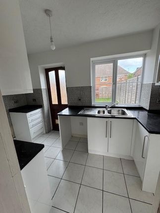 4, Fiddlers Close, Greenhithe photo 3