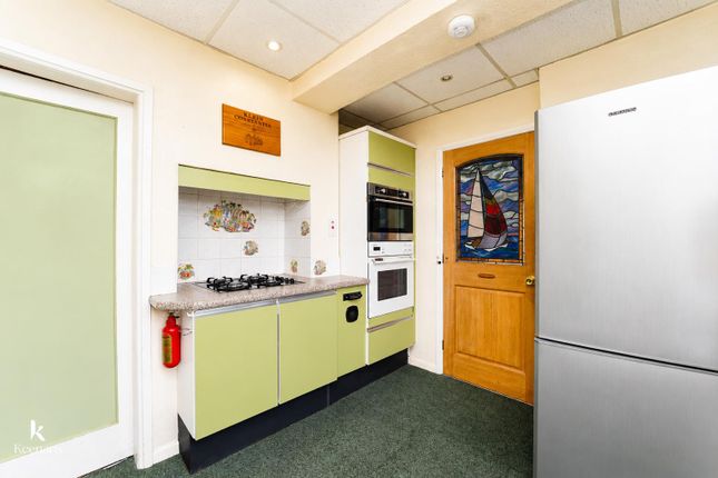 2, Royds Avenue, Accrington photo 4