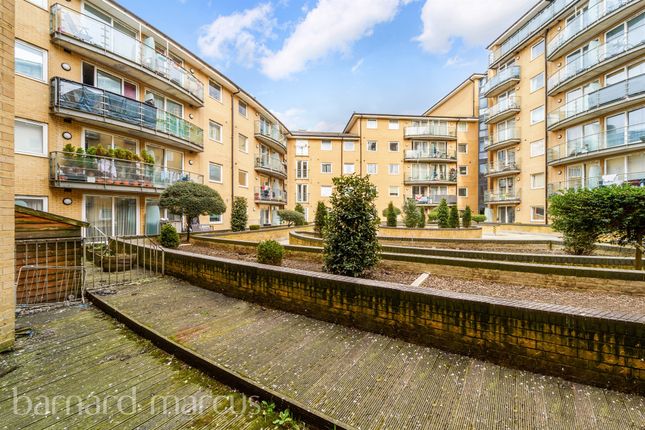 Flat 105, Berberis House, Highfield Road, Feltham photo 5